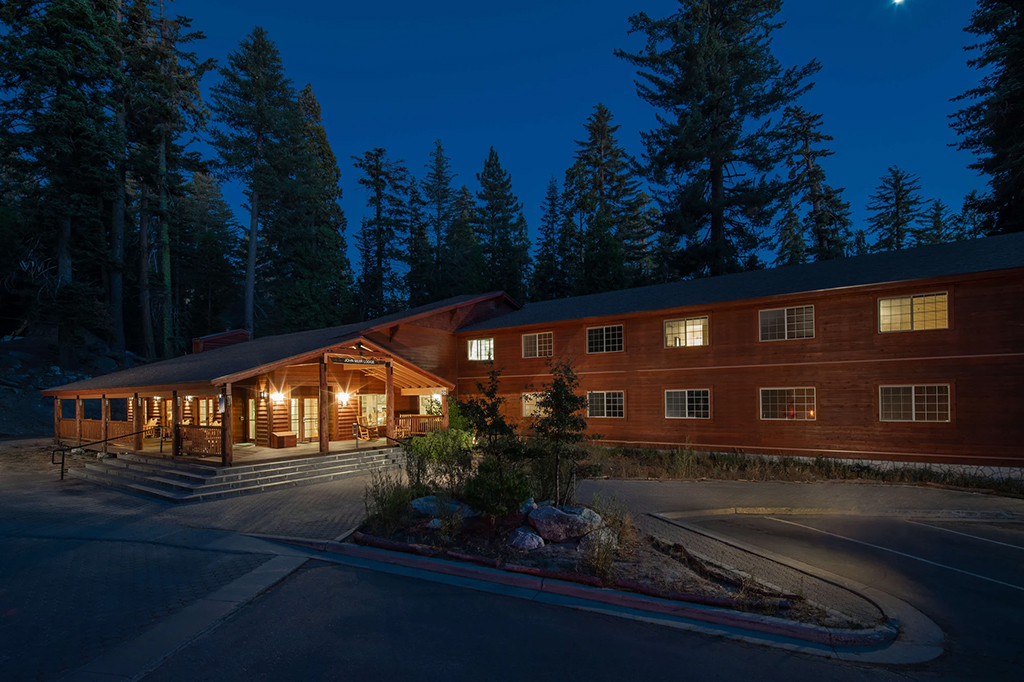 John Muir Lodge, Sequoia and Kings Canyon National Parks / Delaware North John Muir Lodge, Sequoia and Kings Canyon National Parks / Delaware North