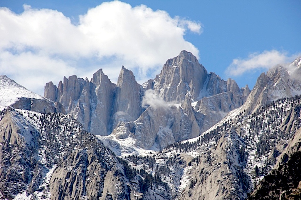 An Air France pilot died in a fall on Mount Whitney in California/US Forest Service