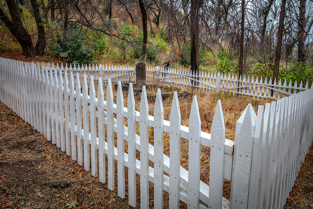 Levi Tower's gravesite, Whiskeytown National Recreation Area / Rebecca Latson