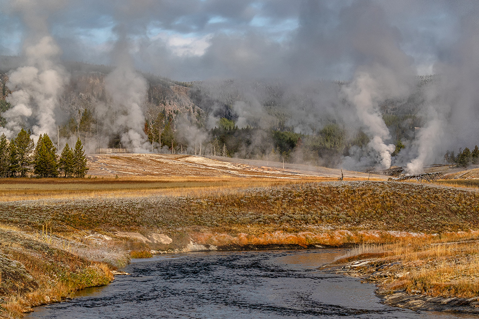 A morning view at Upper Geyser Basin, Yellowstone National Park / Rebecca Latson
