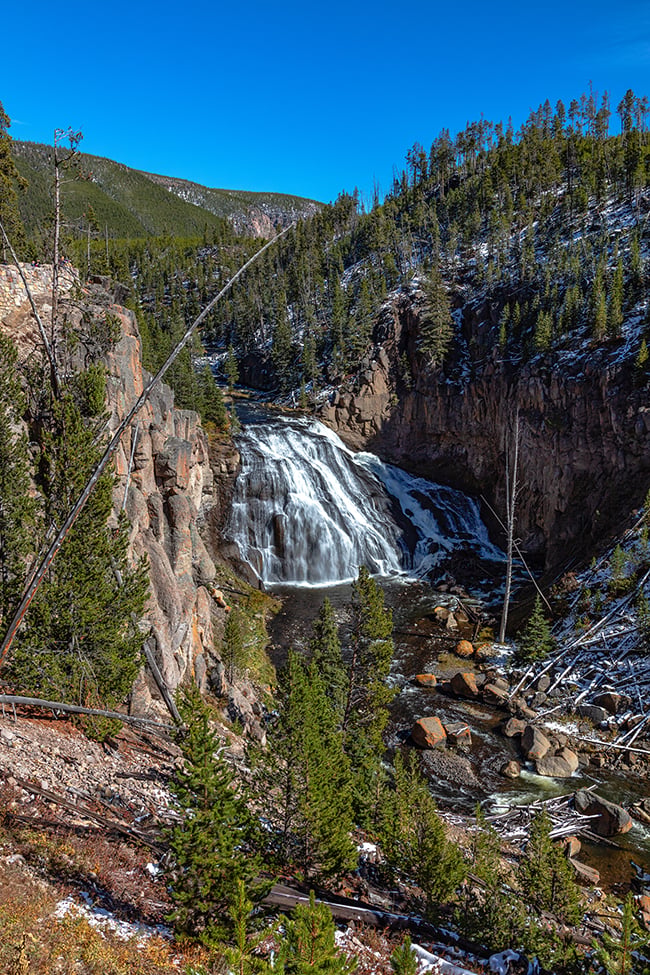 Gibbon Falls, Yellowstone National Park / Rebecca Latson Gibbon Falls, Yellowstone National Park / Rebecca Latson