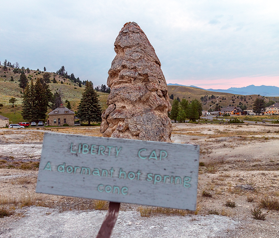 Liberty Cap travertine formation, Yellowstone National Park / Rebecca Latson Liberty Cap travertine formation, Yellowstone National Park / Rebecca Latson