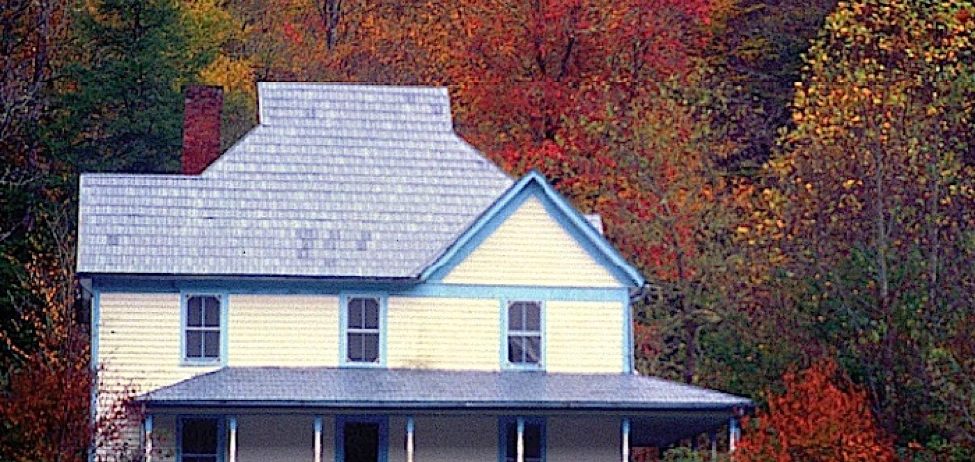 Fall colors at Cataloochee in Great Smoky Mountains National Park/NPS