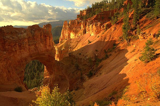 Sunrise at Bryce Canyon; Marion Littlefield photographer.