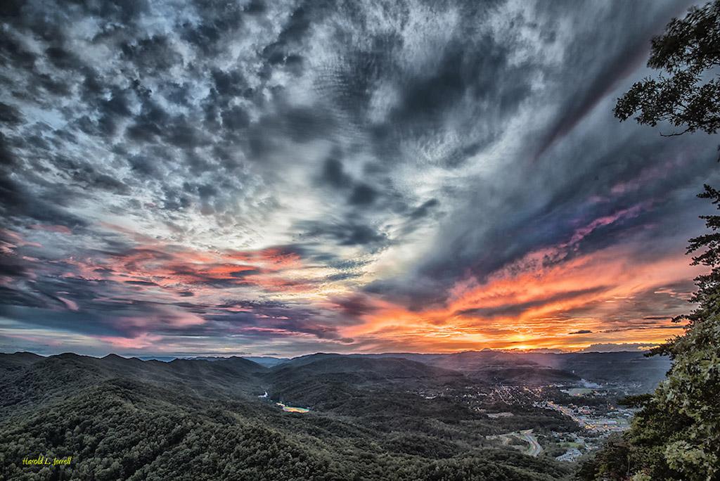 Sunset from Pinnacle Overlook at Cumberland Gap National Historical Park/Harold Jerrell