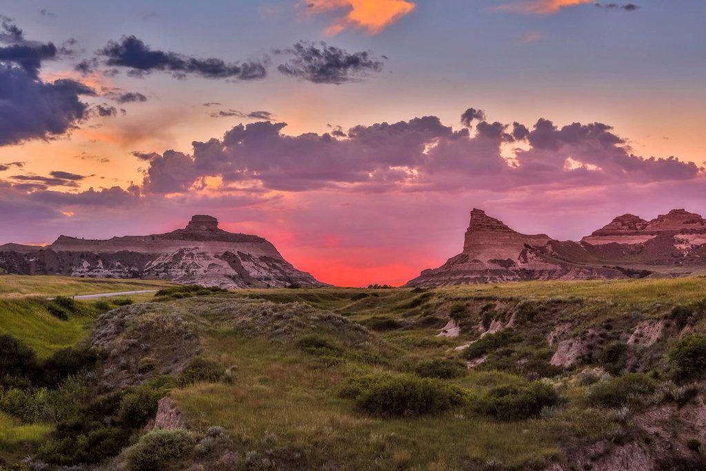 A dazzling sunset at Scotts Bluff National Monument/NPS