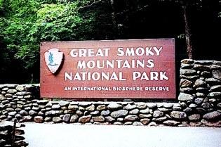 Great Smoky Mountains National Park entrance sign; Jimmy Wayne photo.