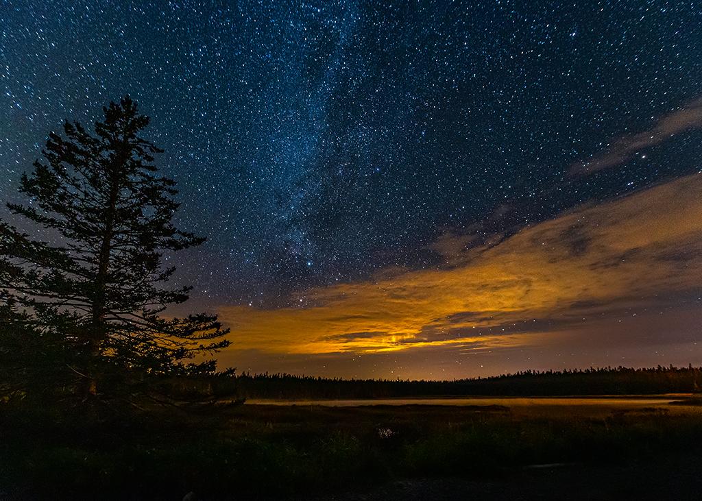The starry heavens over Acadia National Park / Rebecca Latson