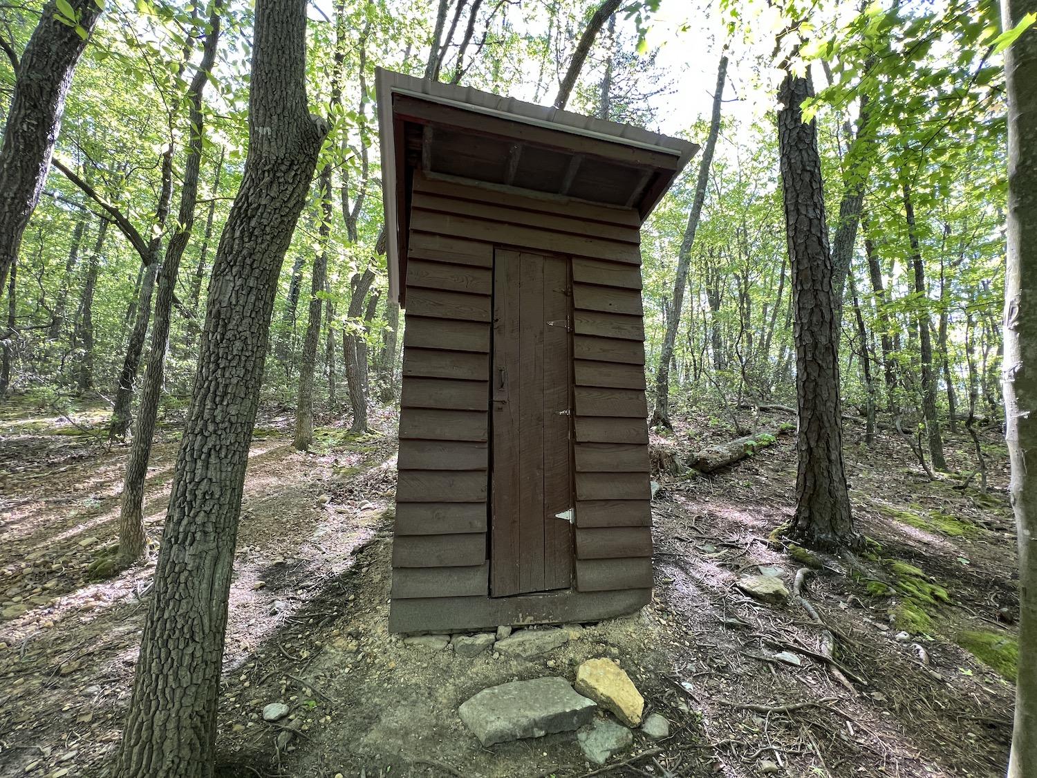 A single toilet can be found along the Appalachian Trail side of the McAfee Knob route.