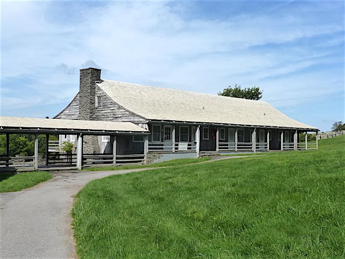 Shuttered Bluffs Lodge on the Blue Ridge Parkway/David and Kay Scott