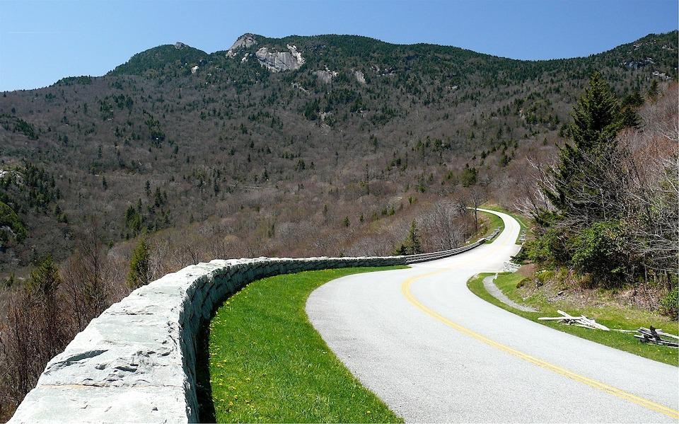 Roadwork will impact travel on the Blue Ridge Parkway this summer/Skeeze via Pixabay