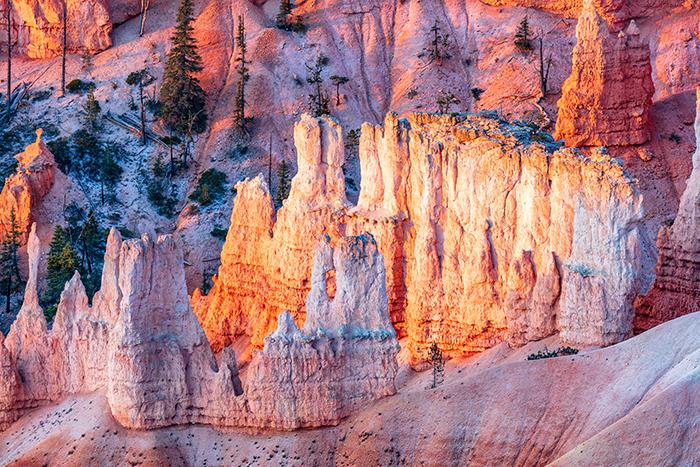 Sunrise colors from Sunrise Point, Bryce Canyon National Park / Rebecca Latson