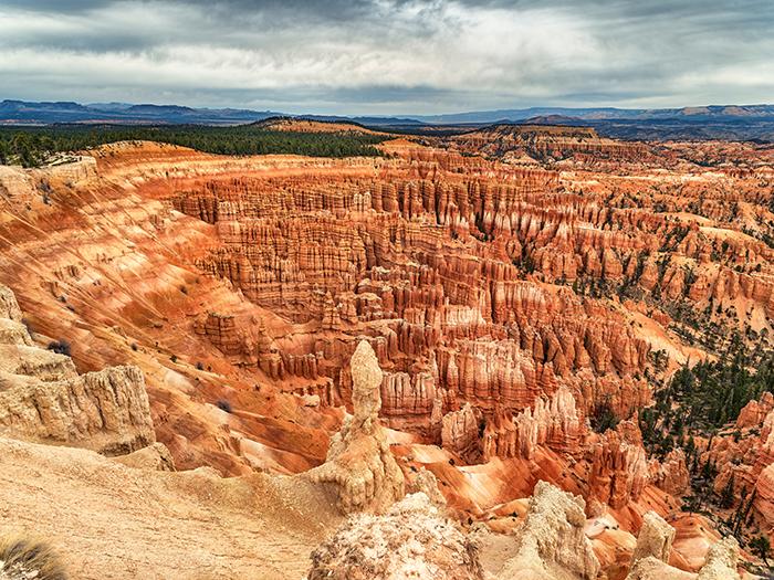 A view of the amphitheater from Inspiration Point, Bryce Canyon National Park / Rebecca Latson