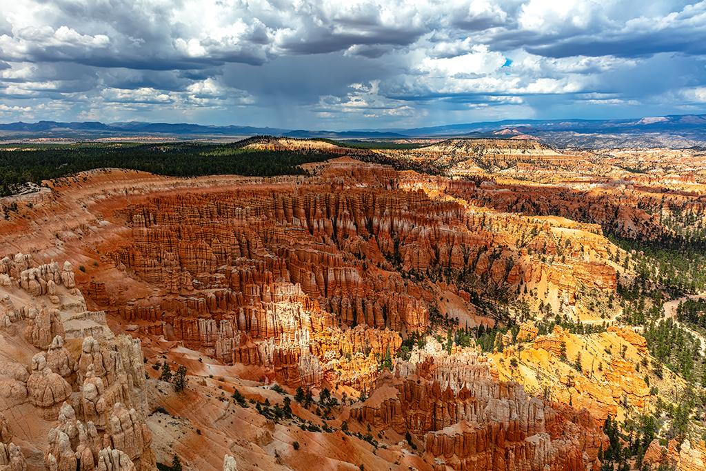 A monsoon afternoon seen at Upper Inspiration Point, Bryce Canyon National Park / Rebecca Latson