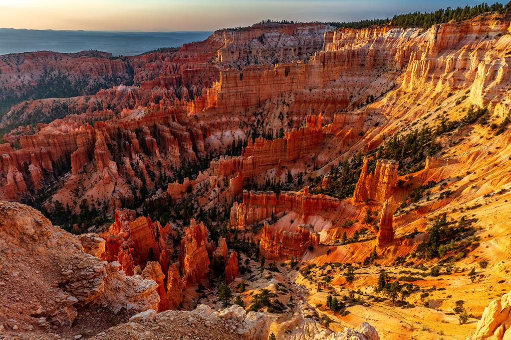 An Upper Inspiration Point view of sunrise, Bryce Canyon National Park / Rebecca Latson