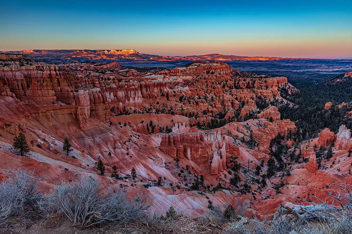 Sunset and the start of "blue hour" at Sunset Point, Bryce Canyon National Park / Rebecca Latson