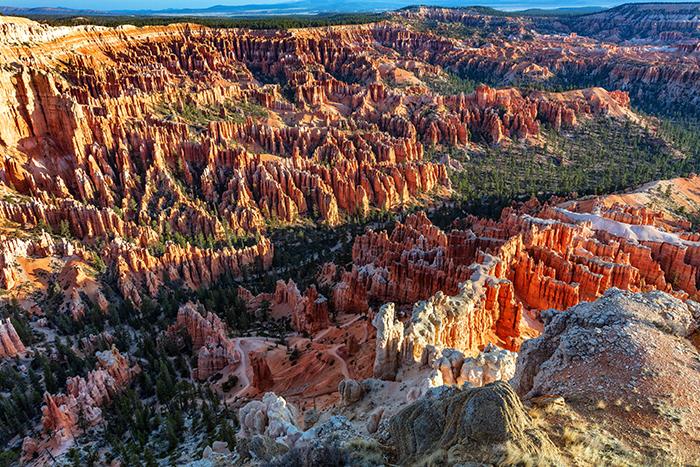 A sunny, spring morning at Bryce Point, Bryce Canyon National Park / Rebecca Latson