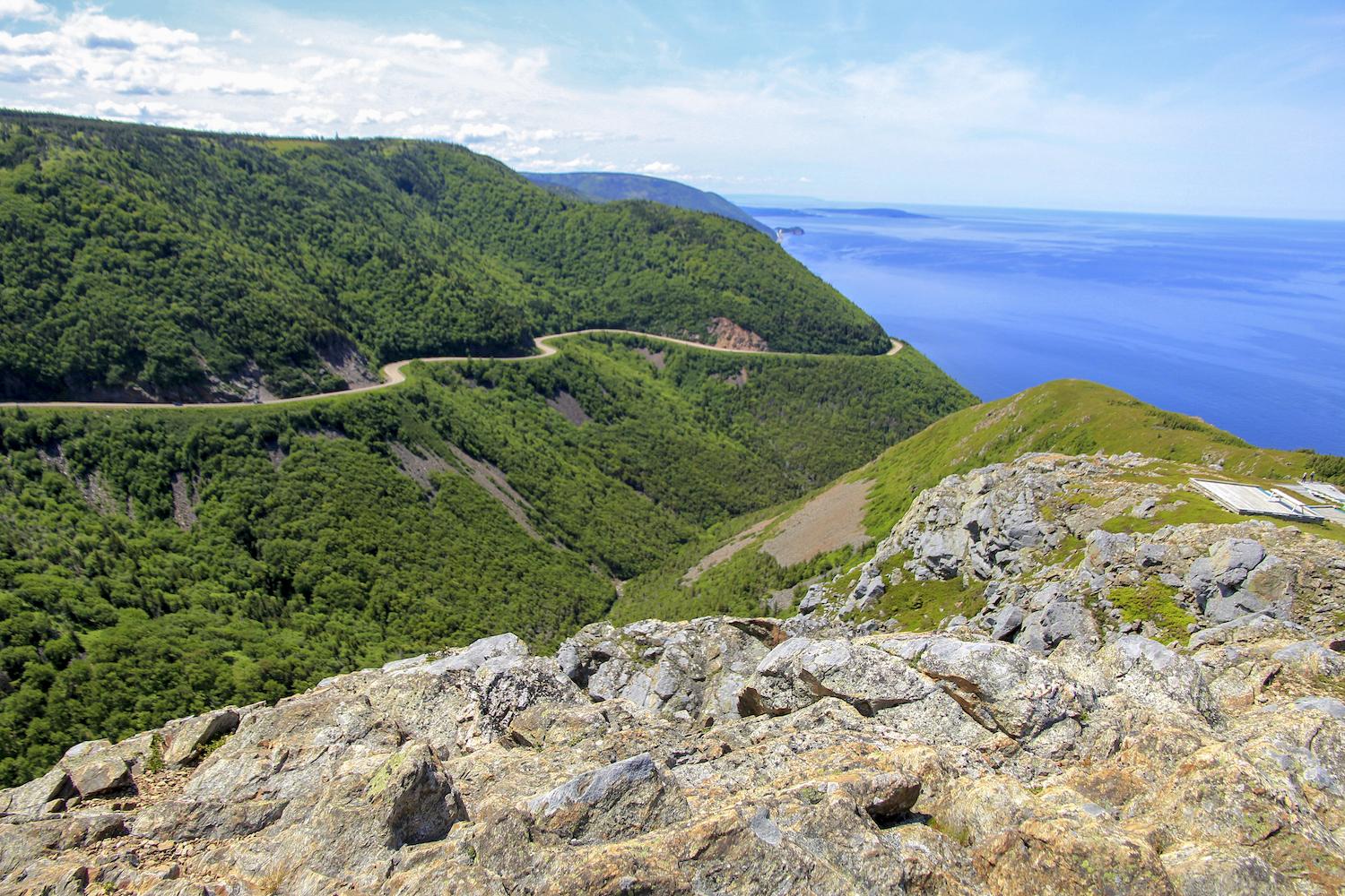 The Cabot Trail wraps Cape Breton Highlands National Park and offers sweeping views of the ocean, but never really penetrates the park's interior/Parks Canada, Alaïs Nevert
