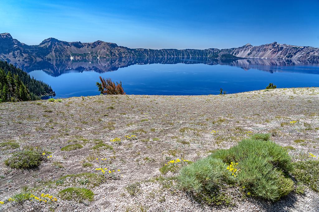 A lake view, Crater Lake National Park / Rebecca Latson