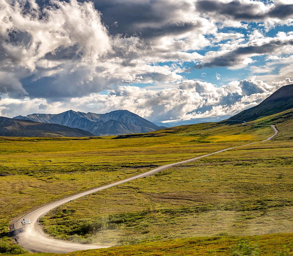 The road through Denali National Park & Preserve / Rebecca Latson