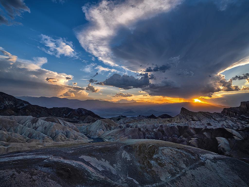A single moment in time at Zabriskie Point, Death Valley National Park / Rebecca Latson