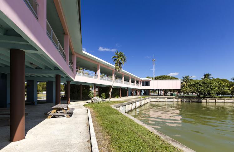 The Flamingo Visitor Center at Everglades National Park/Acroterion, Wiki Commons