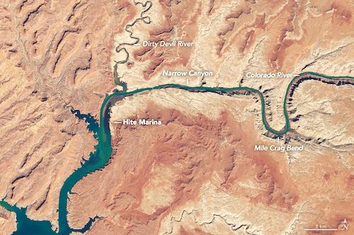 As of September 29, 2019, the water elevation level at Glen Canyon Dam was 3615.49 feet, and the lake stored 13.29 million acre-feet (maf) of water, about 55 percent of capacity and more than 100 feet below “full pool.” This image was from August 31, 2019