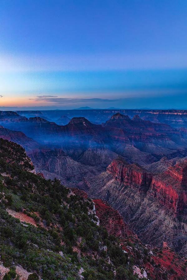 The beginning of sunrise over the North Rim, Grand Canyon National Park / Rebecca Latson