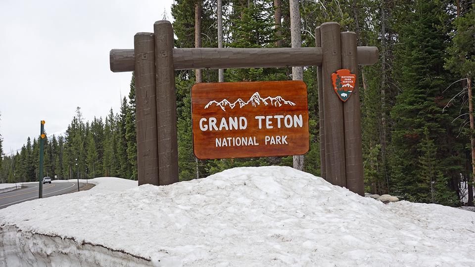 grand teton national park, winter, sign, skiing