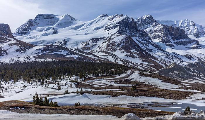 The View From The Icefield Centre, Jasper National Park / Rebecca Latson