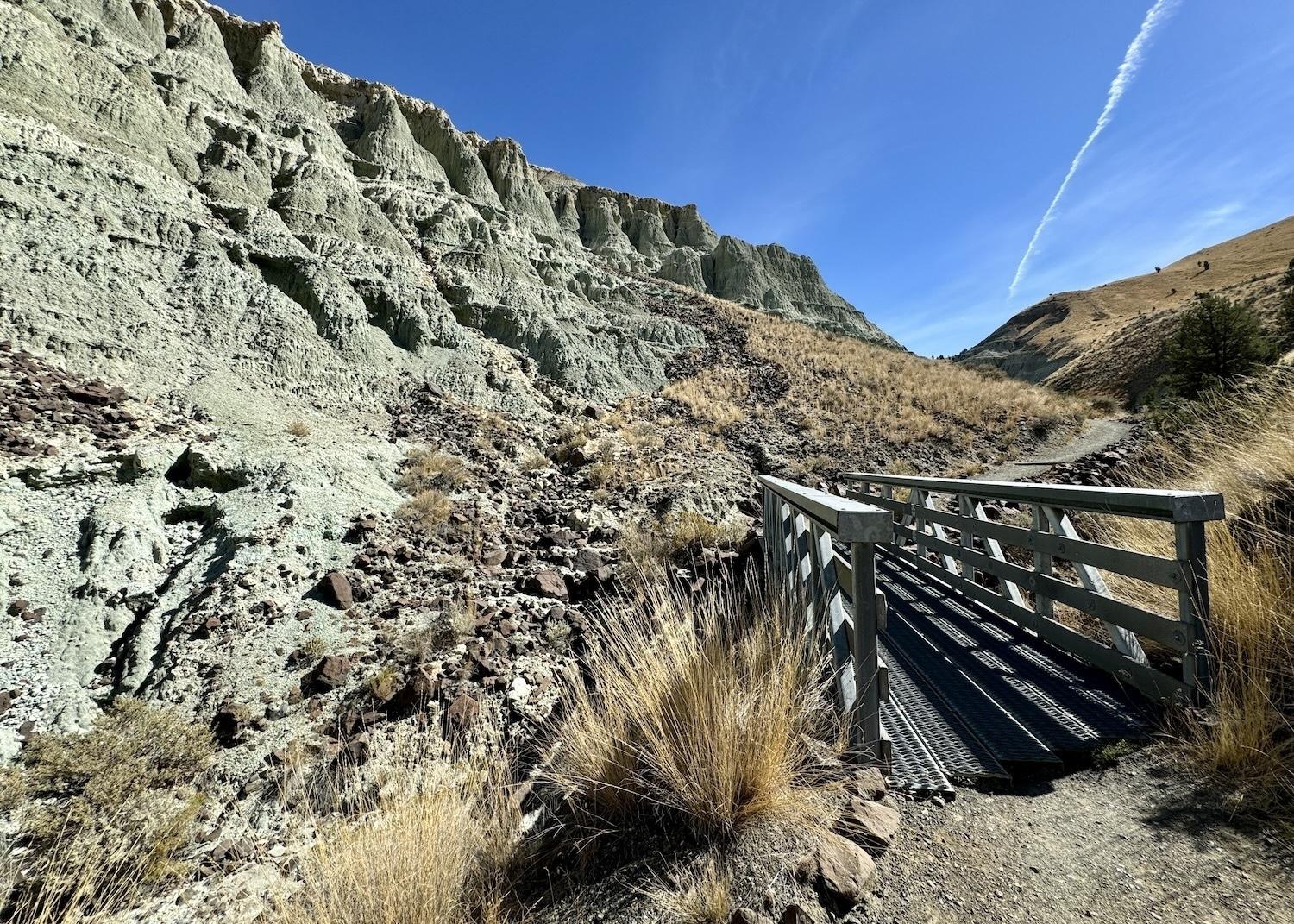 Hiking the Island in Time trail in Blue Basin in the Sheep Rock Unit.