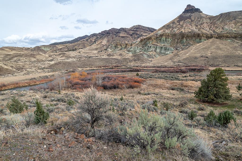 Sheep Rock and the John Day River, Sheep Rock Unit, John Day Fossil Beds National Monument / Rebecca Latson
