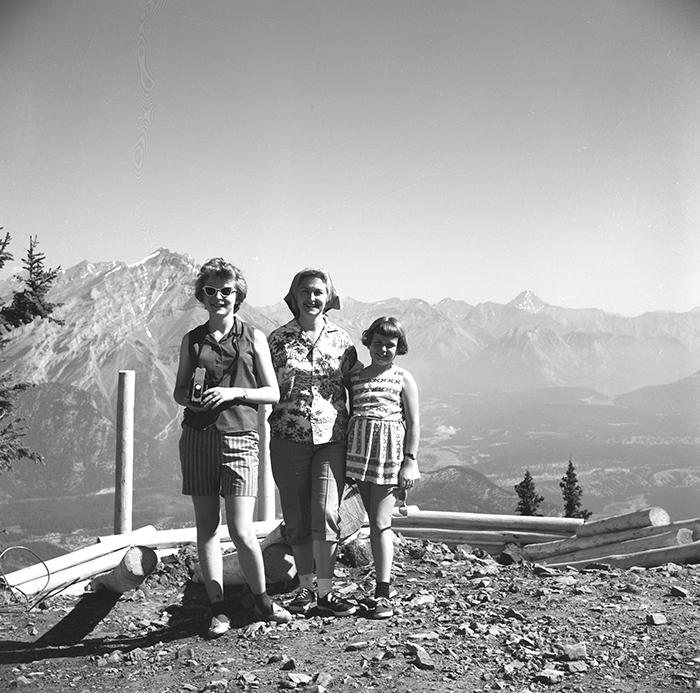 Mom and My Two Sisters, Banff National Park / John Latson