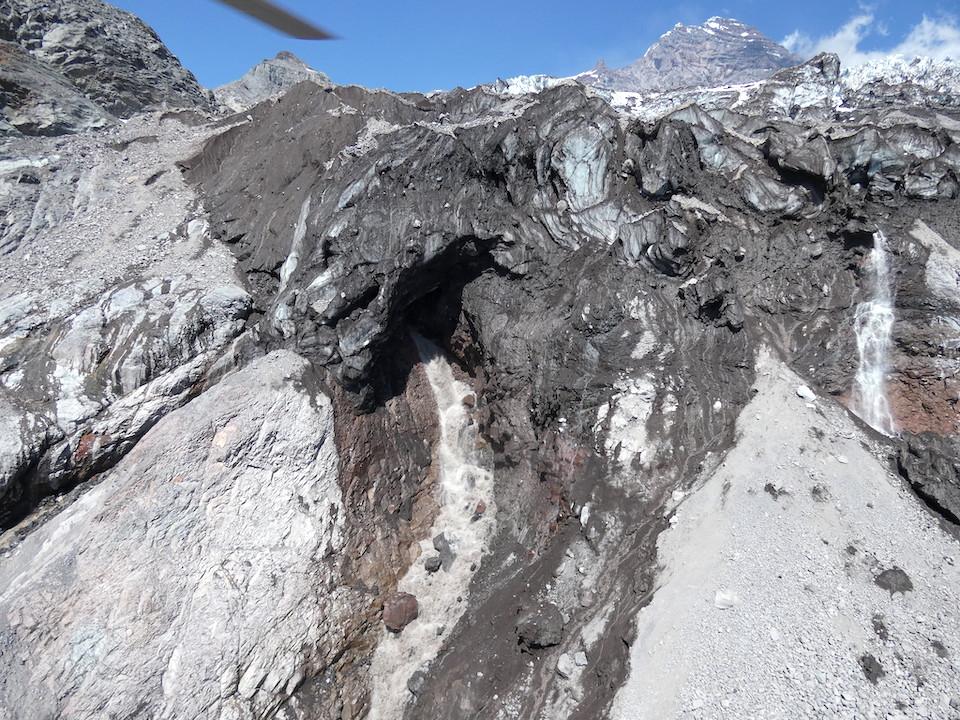 This photo spotlights the source of the debris flow from the South Tahoma Glacier at Mount Rainier National Park/NPS