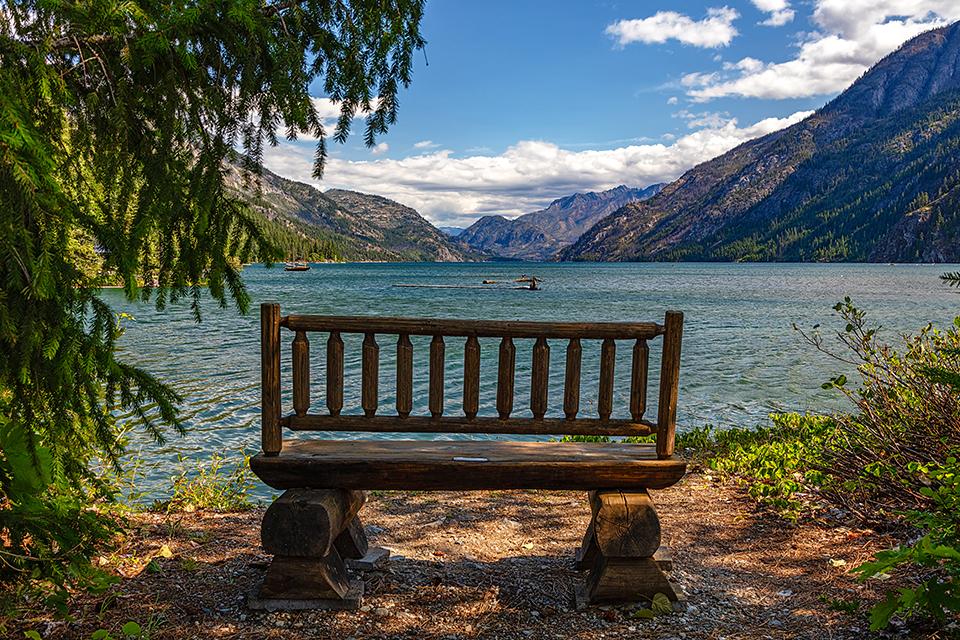 An intimate little place to sit and meditate, North Cascades National Park Complex / Rebecca Latson