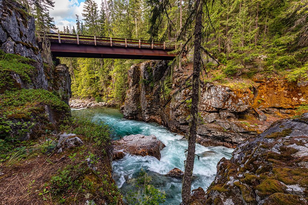 High Bridge and the Stehekin River, North Cascades National Park, North Cascades Complex / Rebecca Latson