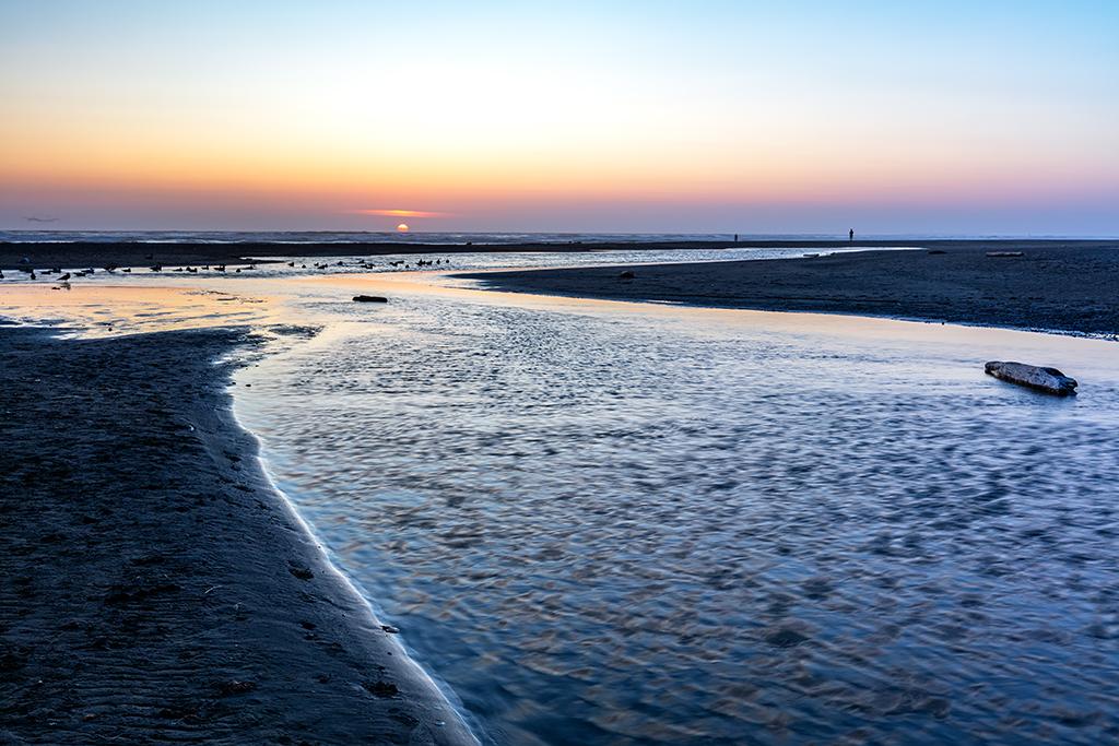 Sunset at Kalaloch Beach, Olympic National Park / Rebecca Latson