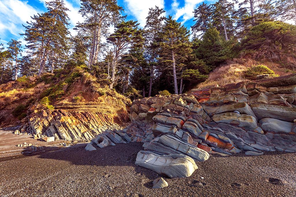 Tilted rock beds at Beach 4, Olympic National Park / Rebecca Latson
