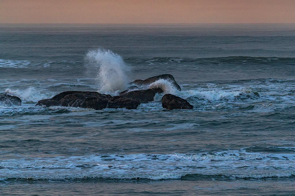 Crashing waves at Kalaloch Beach, Olympic National Park / Rebecca Latson