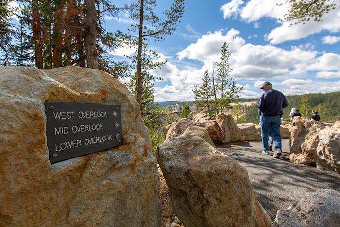 New trail signs at Inspiration Point in Yellowstone/NPS