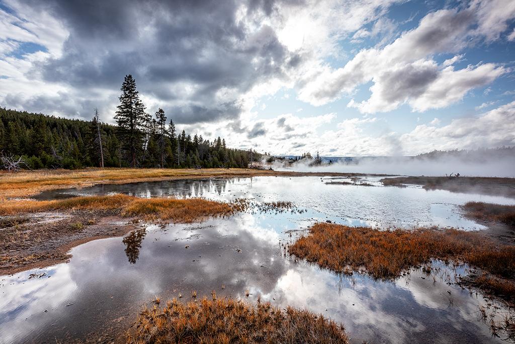 Hot Lake landscape, Yellowstone National Park / Rebecca Latson